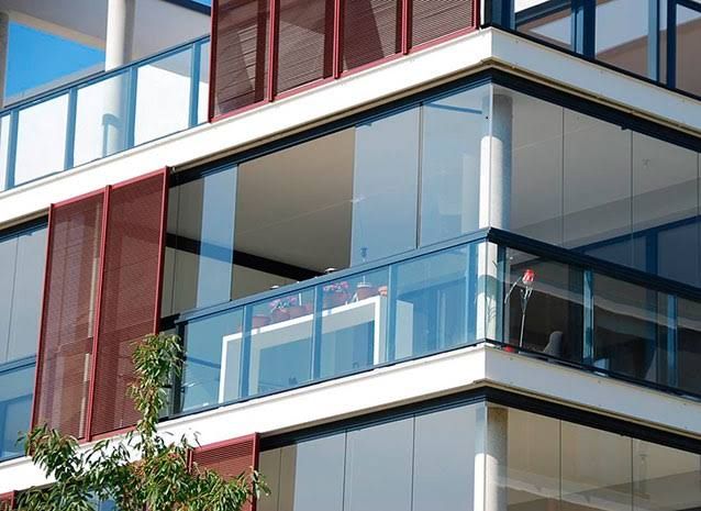 اجرا و نصب شیشه بالکن در سعادت آباد تهران